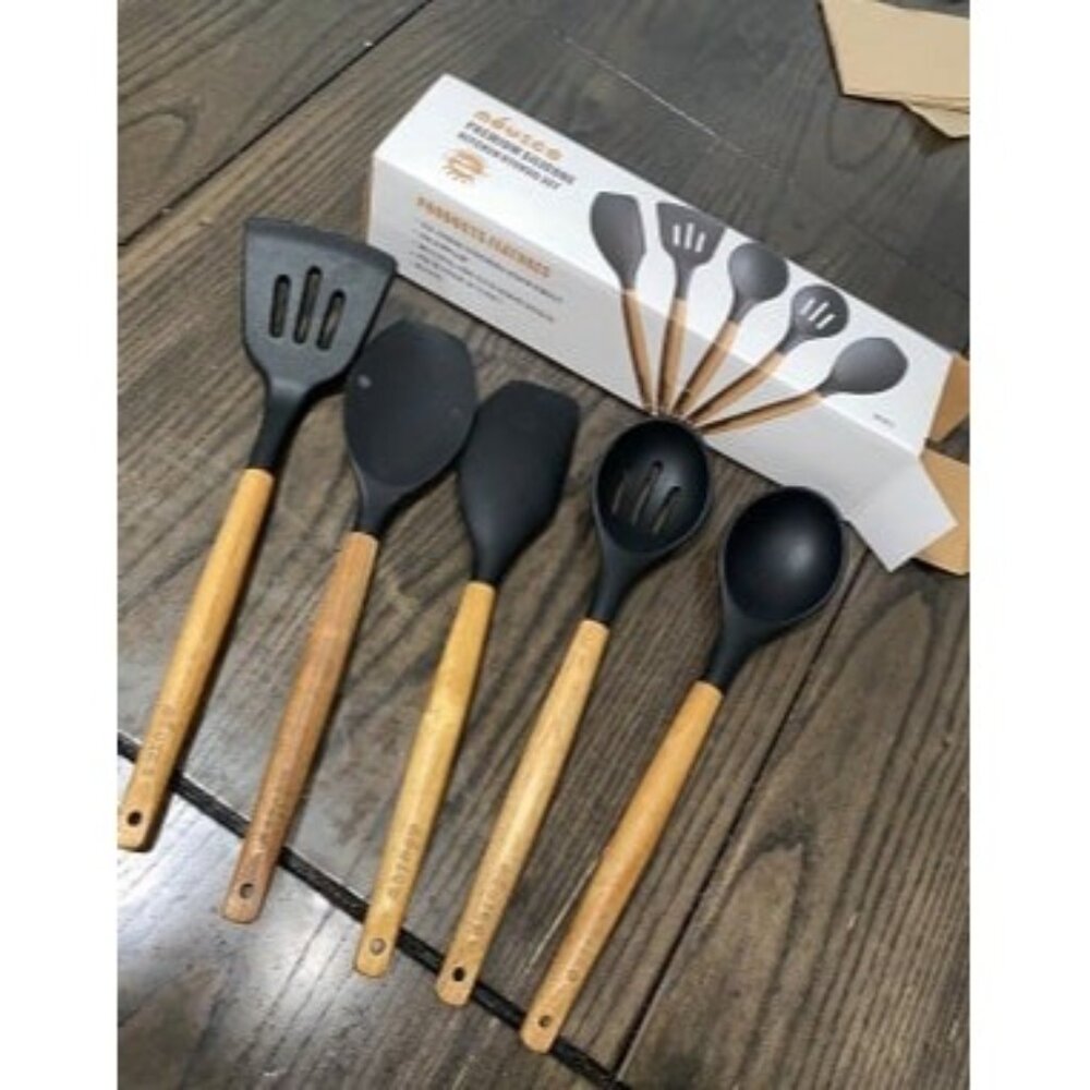 New Non-Stick Silicone Kitchen Utensils Set with Natural Acacia Hard Wood Handle